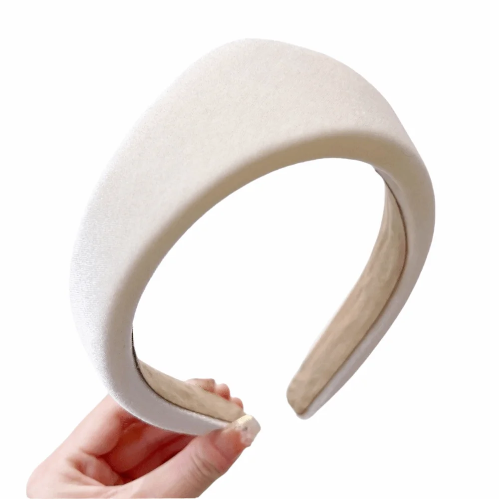 Elegant Velvet Triangle Headband Individual Crown Wide Edge Hair Hoop European Style Solid Color Retro Hair Accessories Women
Elegant Velvet Triangle Headband Individual Crown Wide Edge Hair Hoop European Style Solid Color Retro Hair Accessories Women
