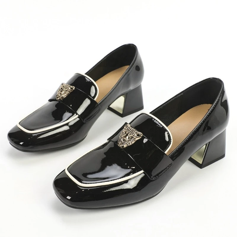 New Women Shoes Exquisite Metal Decoration High Heels Loafers for Woman Classic Britain Casual Shoe Designer Shoes Zapatos Mujer
New Women Shoes Exquisite Metal Decoration High Heels Loafers for Woman Classic Britain Casual Shoe Designer Shoes Zapatos Mujer