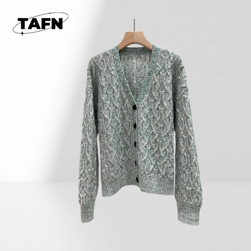 25explosive style cashmere warm banquet women's outerwear sweater single breasted autumn winter fashion boho cardiganA25150 
25explosive style cashmere warm banquet women's outerwear sweater single breasted autumn winter fashion boho cardiganA25150