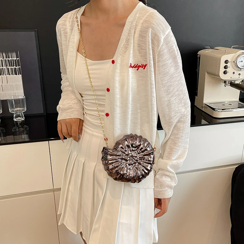 Женская роскошная кожаная классическая модная стильная дизайнерская сумка через плечо Элегантная сумка через плечо для повседневной современной городской одежды
Женская роскошная кожаная классическая модная стильная дизайнерская сумка через плечо Элегантная сумка через плечо для повседневной современной городской одежды