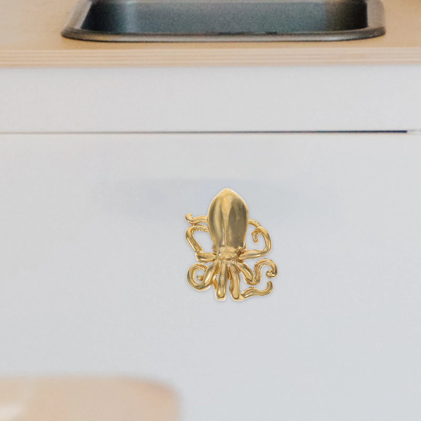 Brushed Brass Octopus Door Handle Vintage Tentacle Design Decorative Cabinet Knob for Nautical Bathroom Kitchen Furniture Marine
Brushed Brass Octopus Door Handle Vintage Tentacle Design Decorative Cabinet Knob for Nautical Bathroom Kitchen Furniture Marine