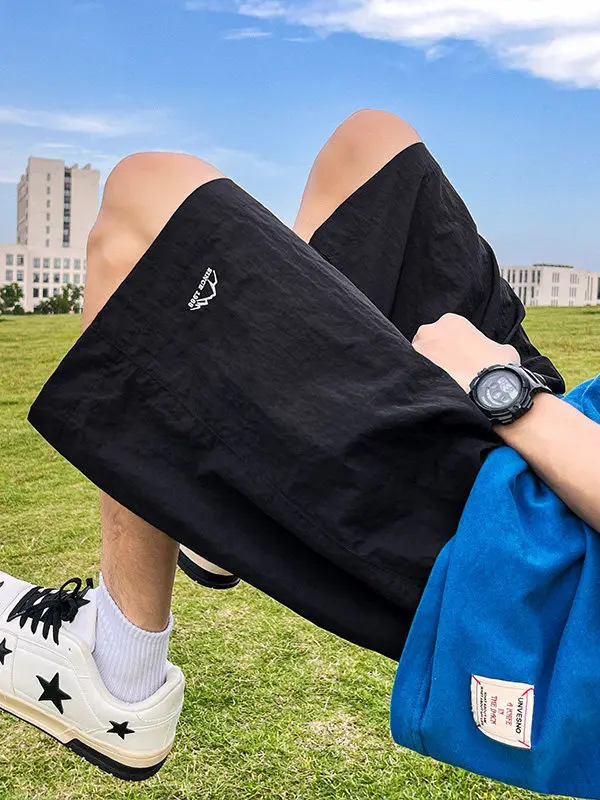 Quick Dry Ice Silk Men's Shorts Lightweight Breathable Summer Outerwear Pants American Casual Half-length Trousers
Quick Dry Ice Silk Men's Shorts Lightweight Breathable Summer Outerwear Pants American Casual Half-length Trousers