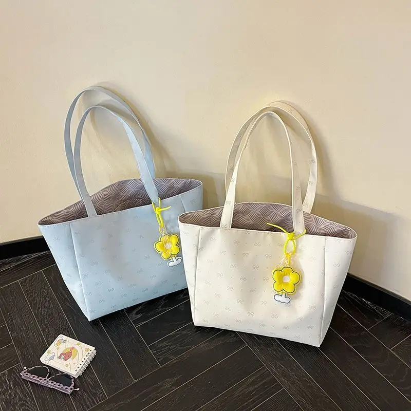 New Elegant Bow-Print Shoulder Bag Open-Top Storage Bag Large Capacity Commuter Handbag Women Casual Pure Leisure Youth Bag
New Elegant Bow-Print Shoulder Bag Open-Top Storage Bag Large Capacity Commuter Handbag Women Casual Pure Leisure Youth Bag