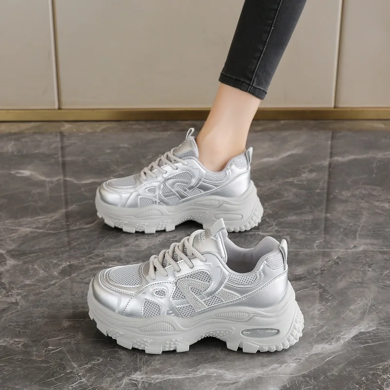 Женские кроссовки на толстой подошве, модные кроссовки для папы, дышащая спортивная обувь, модная студенческая обувь на плоской подошве, летняя коллекция
Женские кроссовки на толстой подошве, модные кроссовки для папы, дышащая спортивная обувь, модная студенческая обувь на плоской подошве, летняя коллекция