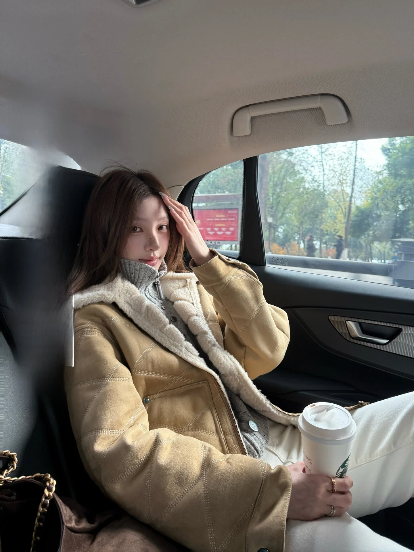 Yangzifan Women's Suede Lamb Fur Jacket Eco-friendly Matte Texture Green Turquoise Buckle Rivet Vintage Style Long Sleeve Coat
Yangzifan Women's Suede Lamb Fur Jacket Eco-friendly Matte Texture Green Turquoise Buckle Rivet Vintage Style Long Sleeve Coat