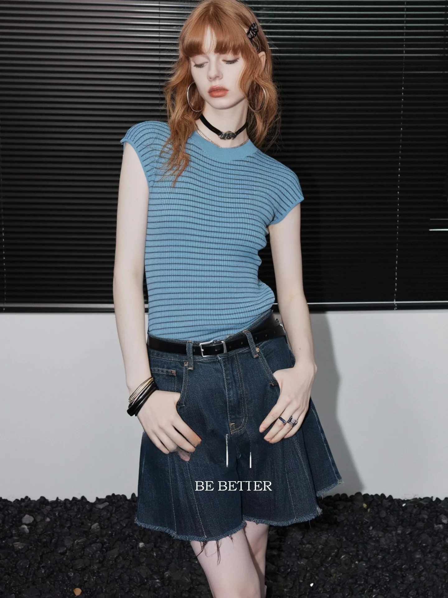 Huaappuw Vintage Blue Striped Knitted Slim Fit Vest Women's Summer New Style round Neck Casual Wear Outerwear Single Piece
Huaappuw Vintage Blue Striped Knitted Slim Fit Vest Women's Summer New Style round Neck Casual Wear Outerwear Single Piece