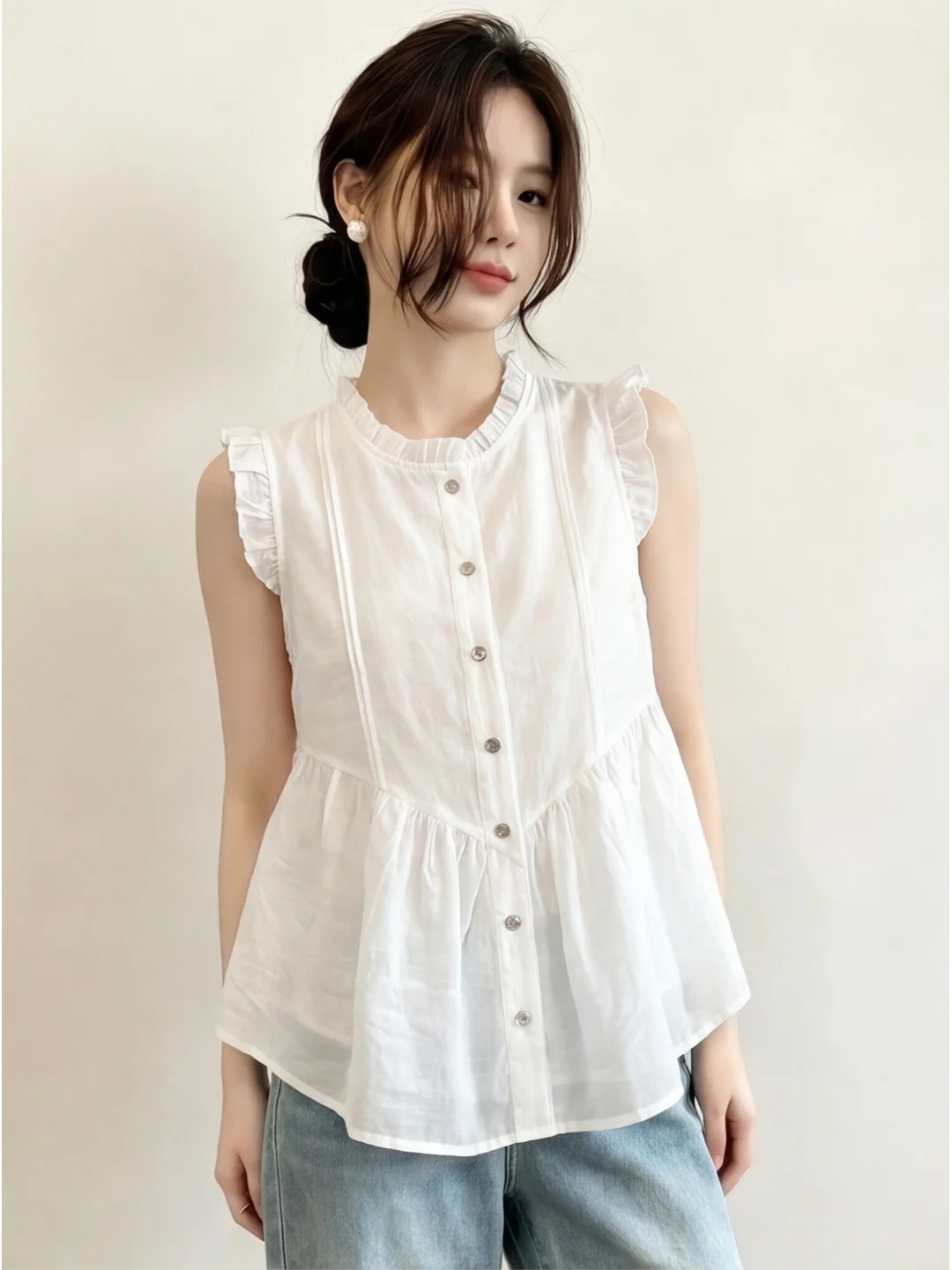 White Doll Shirt with Wooden Sleeves Women's Fashion Summer Commute Korean Design Slimming Versatile Top
White Doll Shirt with Wooden Sleeves Women's Fashion Summer Commute Korean Design Slimming Versatile Top