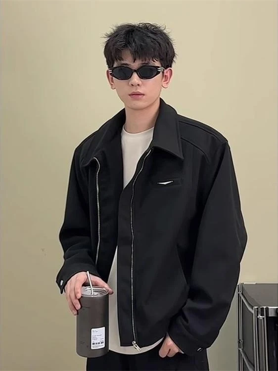 Cleanfit Men's ort Baseball Jaet oulder Pads Bla Turn-down Collar Spring Autumn Faionable American Sle Outerwear
Cleanfit Men's ort Baseball Jaet oulder Pads Bla Turn-down Collar Spring Autumn Faionable American Sle Outerwear