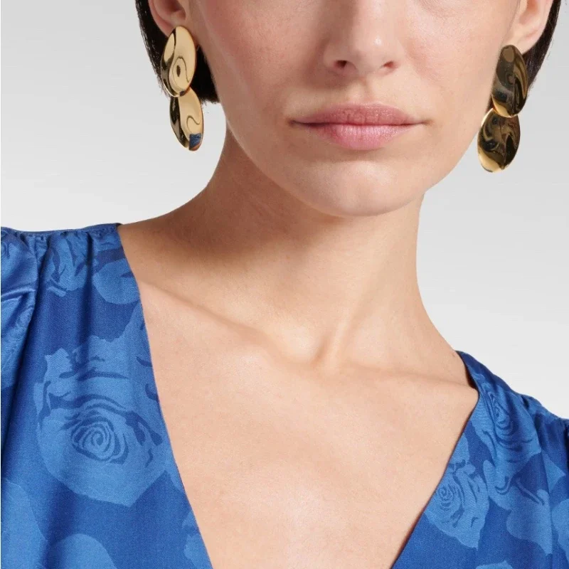Europe America Designer Top Quality Brass Plated 18K Gold Smooth Circular Earrings Women Delicate Jewelry
Europe America Designer Top Quality Brass Plated 18K Gold Smooth Circular Earrings Women Delicate Jewelry