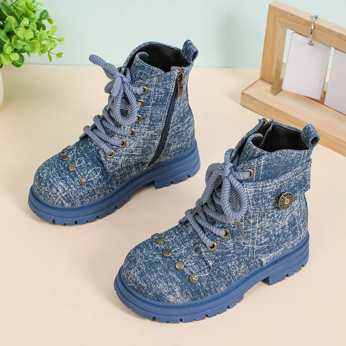 Kids Riding Boots for Boys Girls 2025 New Autumn Winter Retro Denim Ankle Boots Non-slip Classic Chic Kids Outdoor Hiking Boots
Kids Riding Boots for Boys Girls 2025 New Autumn Winter Retro Denim Ankle Boots Non-slip Classic Chic Kids Outdoor Hiking Boots