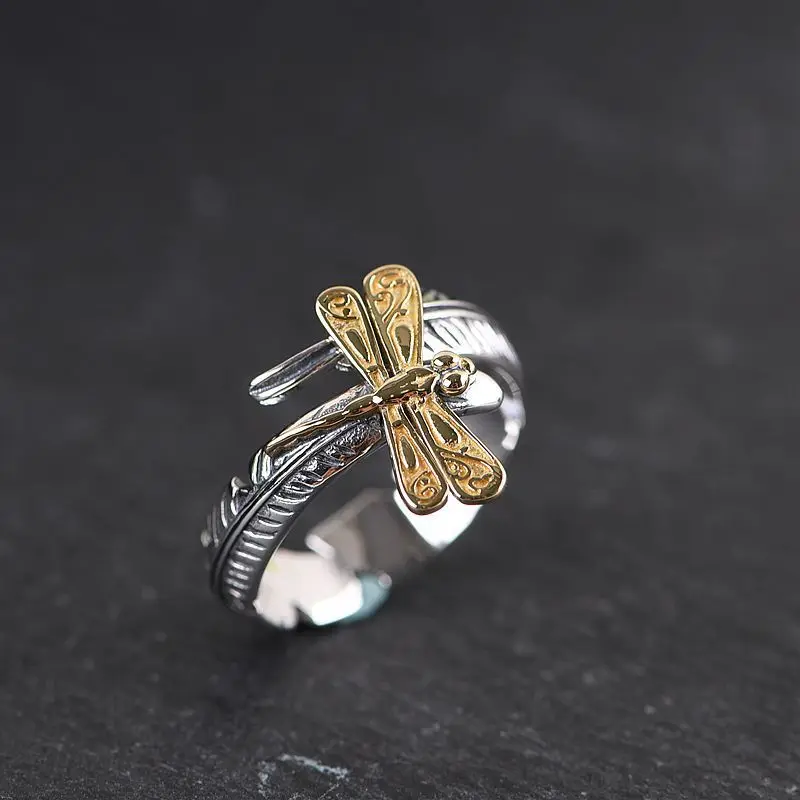 Vintage Gold Dragonfly & Feather Open Adjustable Ring Antique Silver Finish Unisex Trendy Finger Jewelry
Vintage Gold Dragonfly & Feather Open Adjustable Ring Antique Silver Finish Unisex Trendy Finger Jewelry