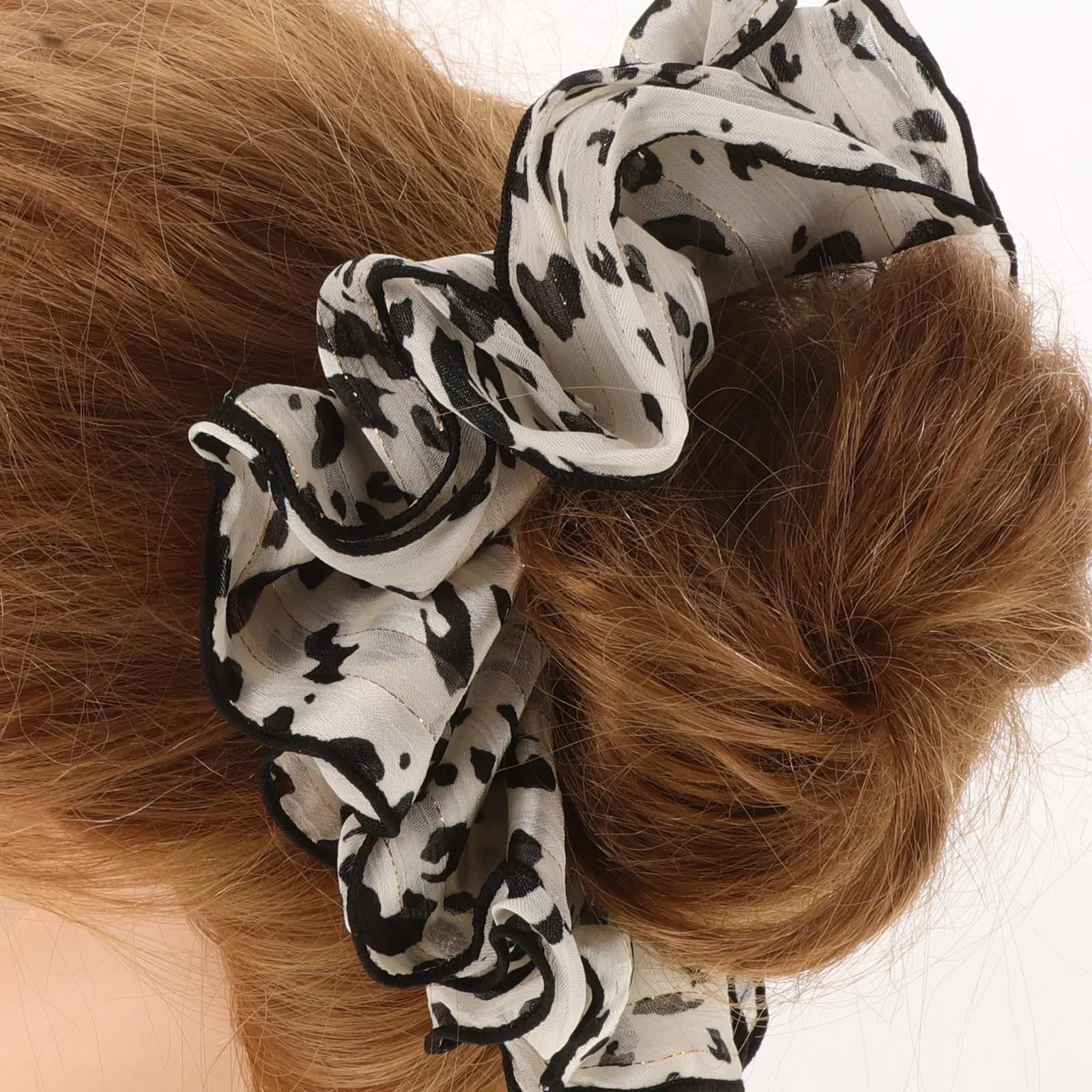 Leopard Print Scrunchies Vintage Hair Rings For Women Large Cloth Elastic Ponytail Holders Hair Accessories Decor
Leopard Print Scrunchies Vintage Hair Rings For Women Large Cloth Elastic Ponytail Holders Hair Accessories Decor