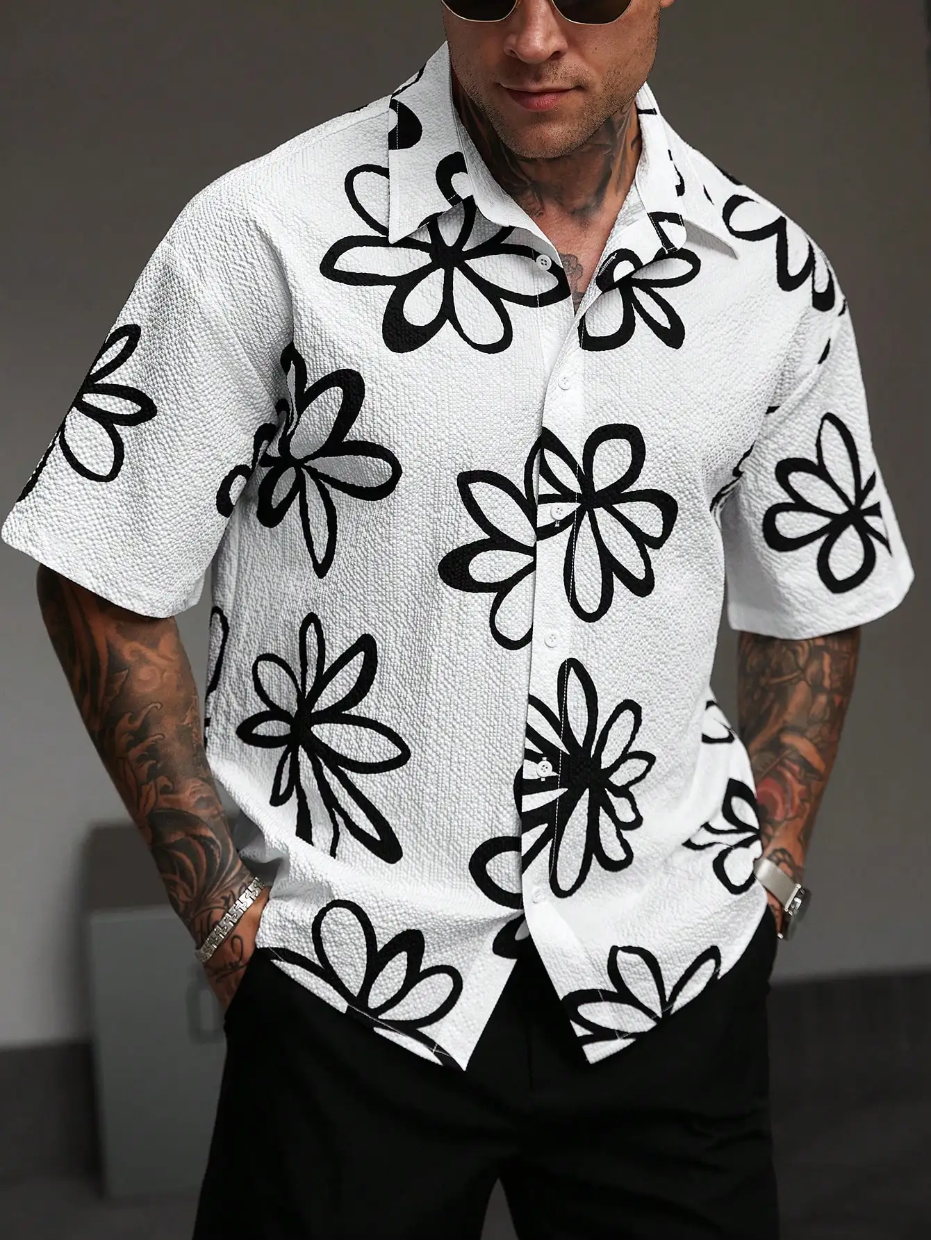 Men's Loose Fit Crinkled Gauze Short Sleeve Shirt with Black Floral Print, Button-Up, Beach & Casual Wear
Men's Loose Fit Crinkled Gauze Short Sleeve Shirt with Black Floral Print, Button-Up, Beach & Casual Wear