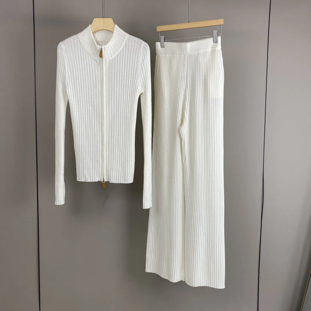 2025 Autumn/Winter New Comfortable Round Neck Cashmere Knit Cardigan With Elastic Waist Pants And Skirt Set For Women
2025 Autumn/Winter New Comfortable Round Neck Cashmere Knit Cardigan With Elastic Waist Pants And Skirt Set For Women