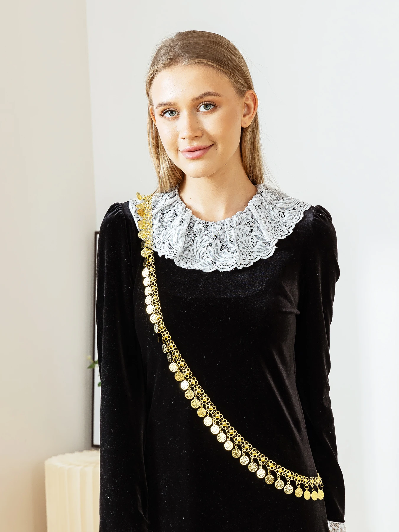 Ethnic Dance Stage Performance Belt, Sparkling Floral Carved Coin Tassel 2-Layer Crossbody Waistband Fashion Accessory
Ethnic Dance Stage Performance Belt, Sparkling Floral Carved Coin Tassel 2-Layer Crossbody Waistband Fashion Accessory