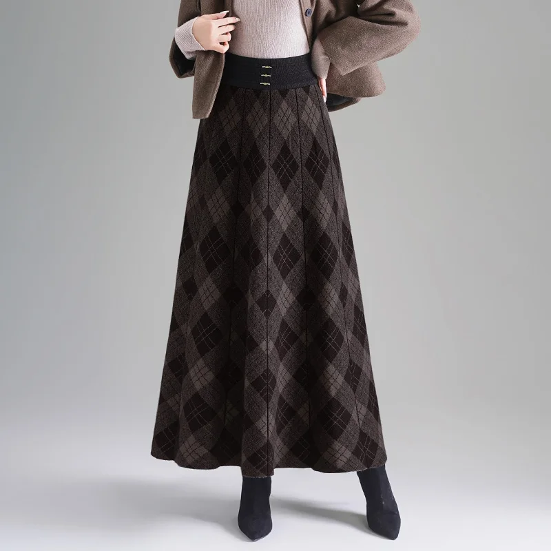 Женская зимняя новая вязаная юбка А-силуэта с высокой талией, утепленная, в клетку, миди, с эффектом похудения, удлиненная
Женская зимняя новая вязаная юбка А-силуэта с высокой талией, утепленная, в клетку, миди, с эффектом похудения, удлиненная