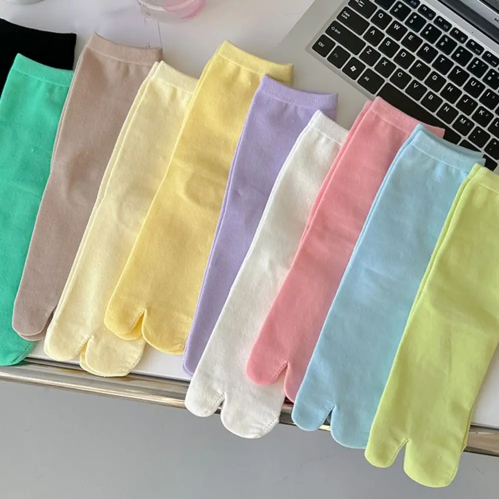 2Pairs Fashion Candy Color Two Toed Cotton Socks Anti Slip Mid-calf Split Toe Sock Women Solid Color Toe Separator Socks Summer
2Pairs Fashion Candy Color Two Toed Cotton Socks Anti Slip Mid-calf Split Toe Sock Women Solid Color Toe Separator Socks Summer