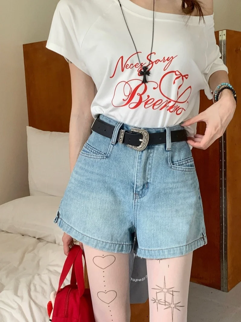 High Waist Wide Leg Jeans Shorts Women's Summer Slimming A-Line Loose Split Hot Pants Trendy Casual High Waist Shorts
High Waist Wide Leg Jeans Shorts Women's Summer Slimming A-Line Loose Split Hot Pants Trendy Casual High Waist Shorts