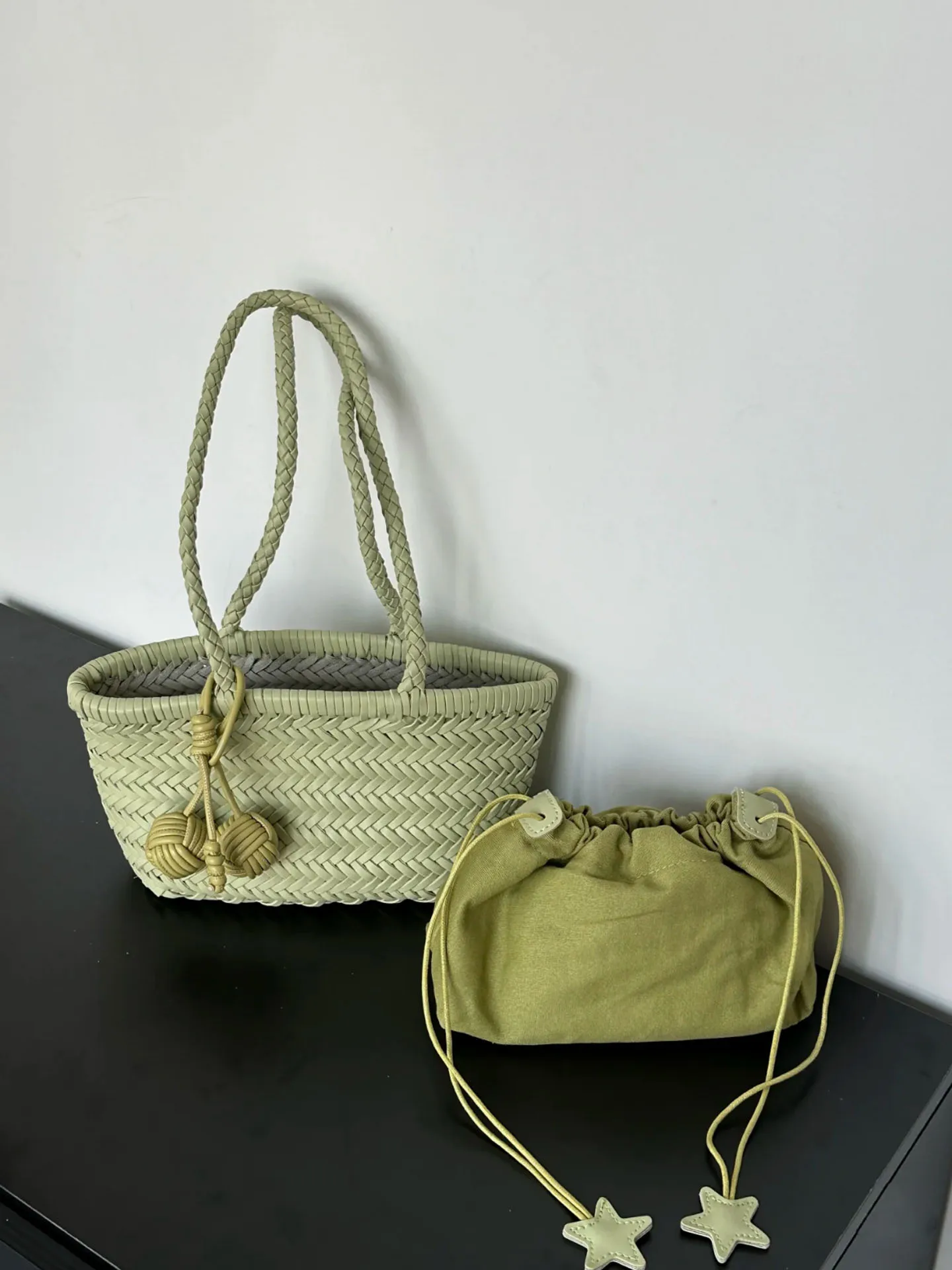 Hanrted Leather Basket Bag Women's Large Capaci Faionable Handbag oulder Bag Tote Bag Retro Sle In Brand
Hanrted Leather Basket Bag Women's Large Capaci Faionable Handbag oulder Bag Tote Bag Retro Sle In Brand