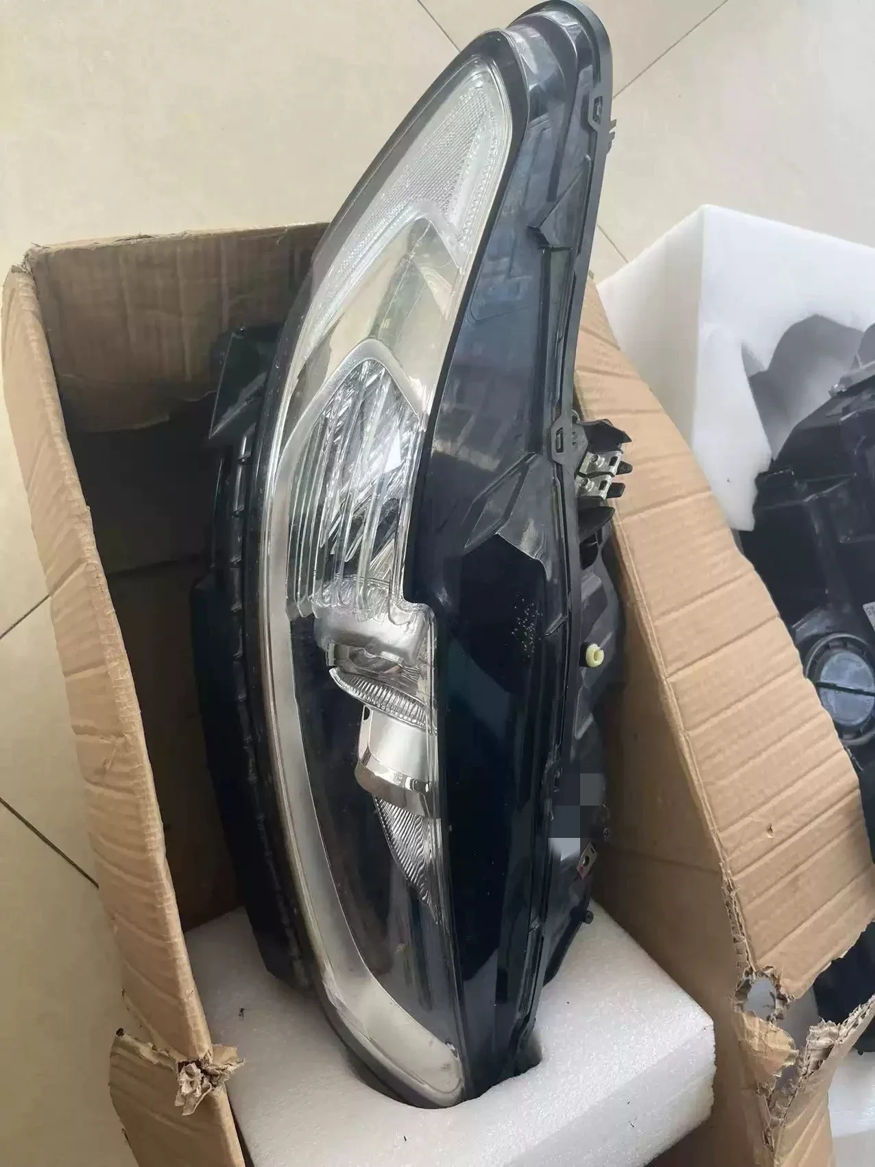 Светодиодная фара в сборе для Ford Mondeo DRL, дневные ходовые огни, указатель поворота, автомобильные аксессуары
Светодиодная фара в сборе для Ford Mondeo DRL, дневные ходовые огни, указатель поворота, автомобильные аксессуары