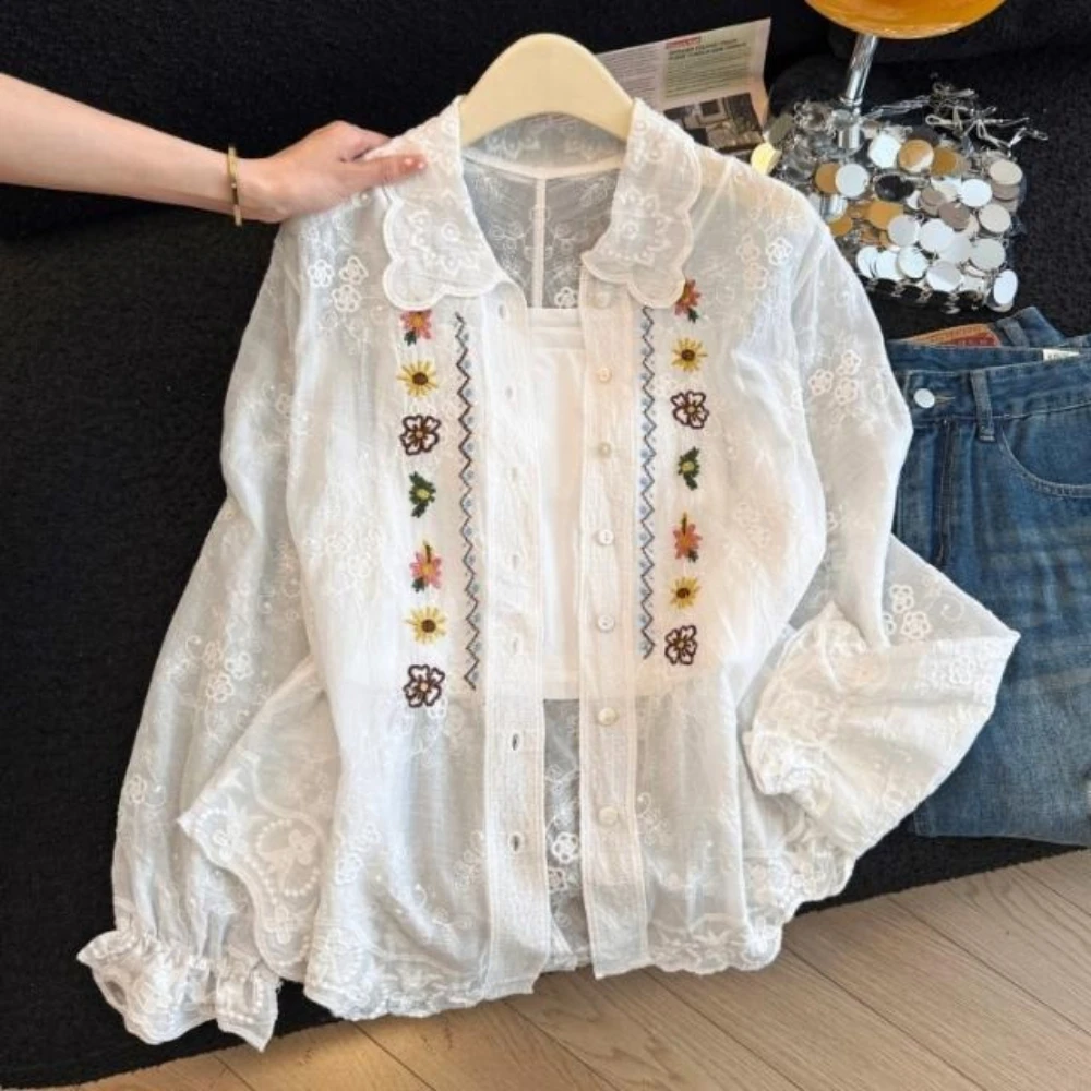 Women's French Sunflower Lace Embroidered Shirt Summer New Doll Collar Sunscreen Loose Tender Long Sleeve Top
Women's French Sunflower Lace Embroidered Shirt Summer New Doll Collar Sunscreen Loose Tender Long Sleeve Top