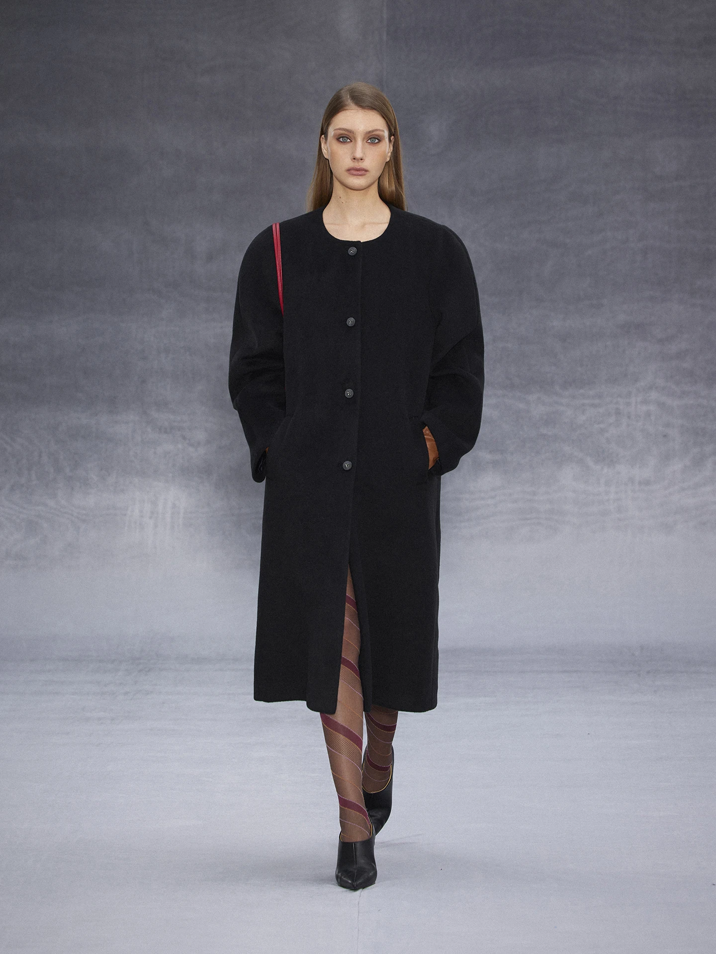 Randpickee Retro Series Double-Faced Wool Long Coat round Neckline Shoulder Arc Outerwear Elegant Commuter Style Women's Jacket
Randpickee Retro Series Double-Faced Wool Long Coat round Neckline Shoulder Arc Outerwear Elegant Commuter Style Women's Jacket