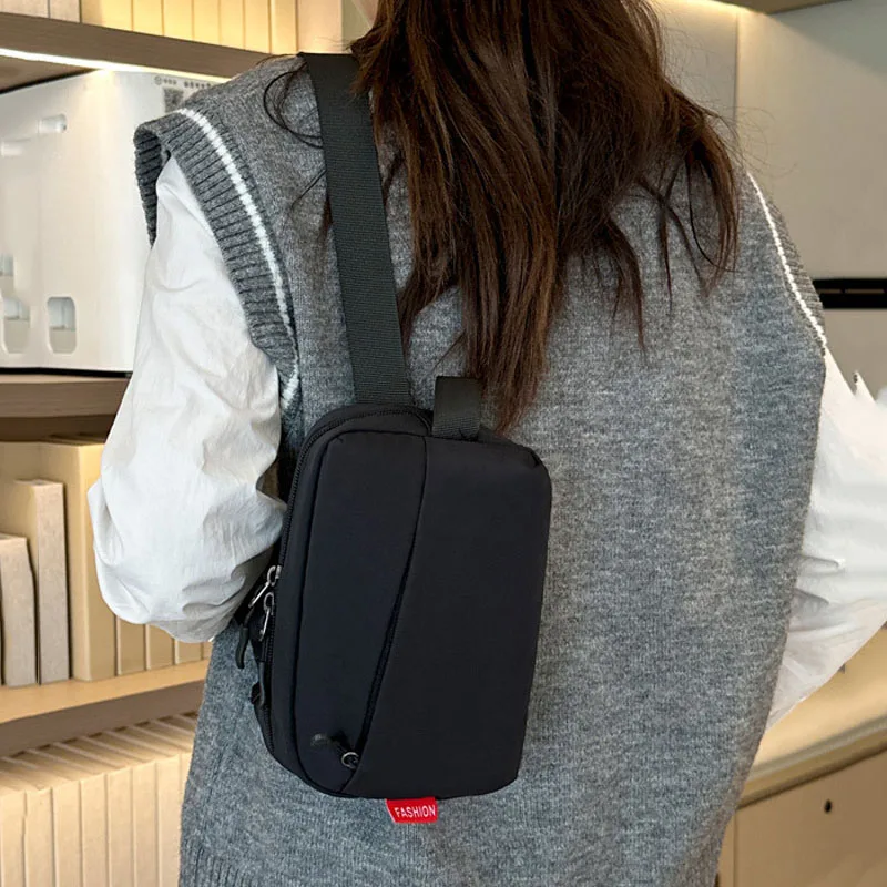 New Chest Bags Banana Bag for Women Sling Crossbody Waist Pack Nylon Unisex Waist Bag Casual Fanny Packs High quality Belt Bag
New Chest Bags Banana Bag for Women Sling Crossbody Waist Pack Nylon Unisex Waist Bag Casual Fanny Packs High quality Belt Bag