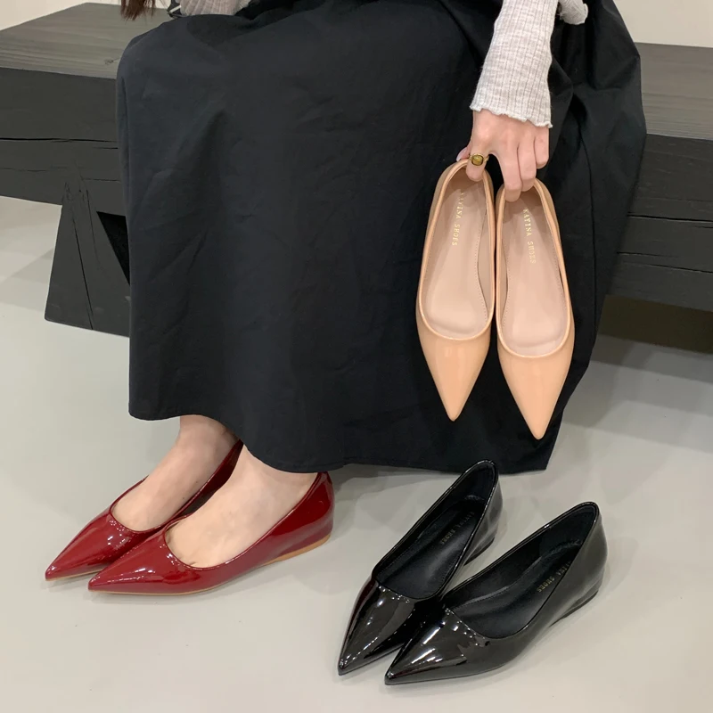 Черные туфли на танкетке 3 см, женские туфли-лодочки с острым носком, летние офисные туфли, женские красные туфли из лакированной кожи на высоком каблуке 
Черные туфли на танкетке 3 см, женские туфли-лодочки с острым носком, летние офисные туфли, женские красные туфли из лакированной кожи на высоком каблуке