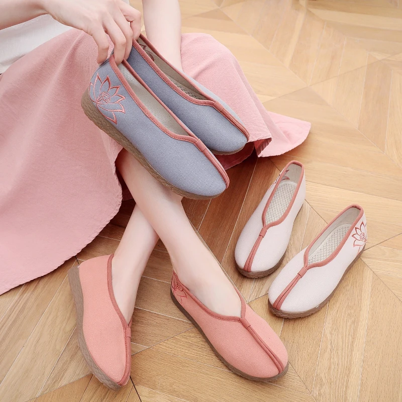 2026 этнические женские пыльно-синие и серые льняные туфли на плоской подошве с вышивкой в китайском стиле, удобная повседневная повседневная обувь Q-408
2026 этнические женские пыльно-синие и серые льняные туфли на плоской подошве с вышивкой в китайском стиле, удобная повседневная повседневная обувь Q-408