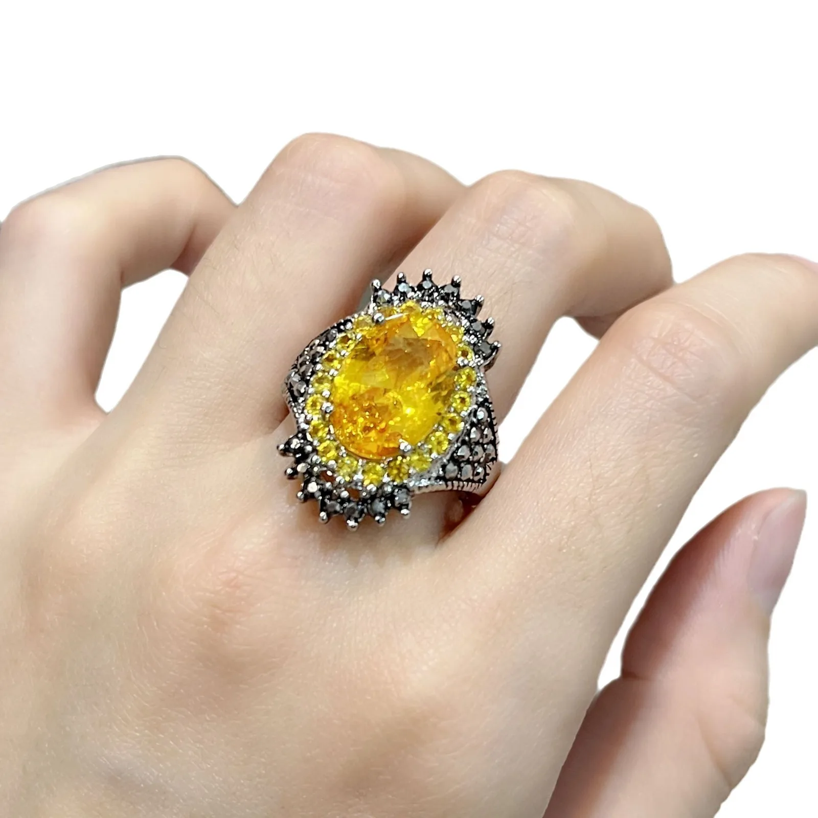 Luxury Large Crystal Oval Ring Female Finger Accessories Temperament Lady Silver 925 Ring Adjustable Women Engagement Jewelry
Luxury Large Crystal Oval Ring Female Finger Accessories Temperament Lady Silver 925 Ring Adjustable Women Engagement Jewelry