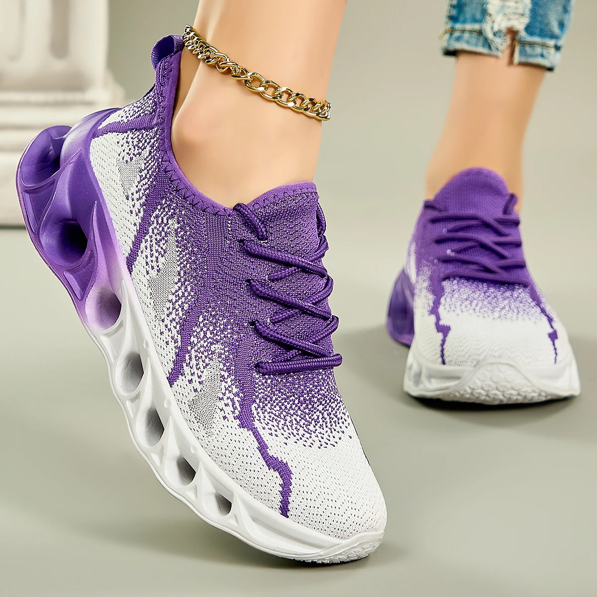 Women's running shoes, lightweight mesh, breathable and comfortable flat soft tennis shoes, blade sports shoes for women
Women's running shoes, lightweight mesh, breathable and comfortable flat soft tennis shoes, blade sports shoes for women