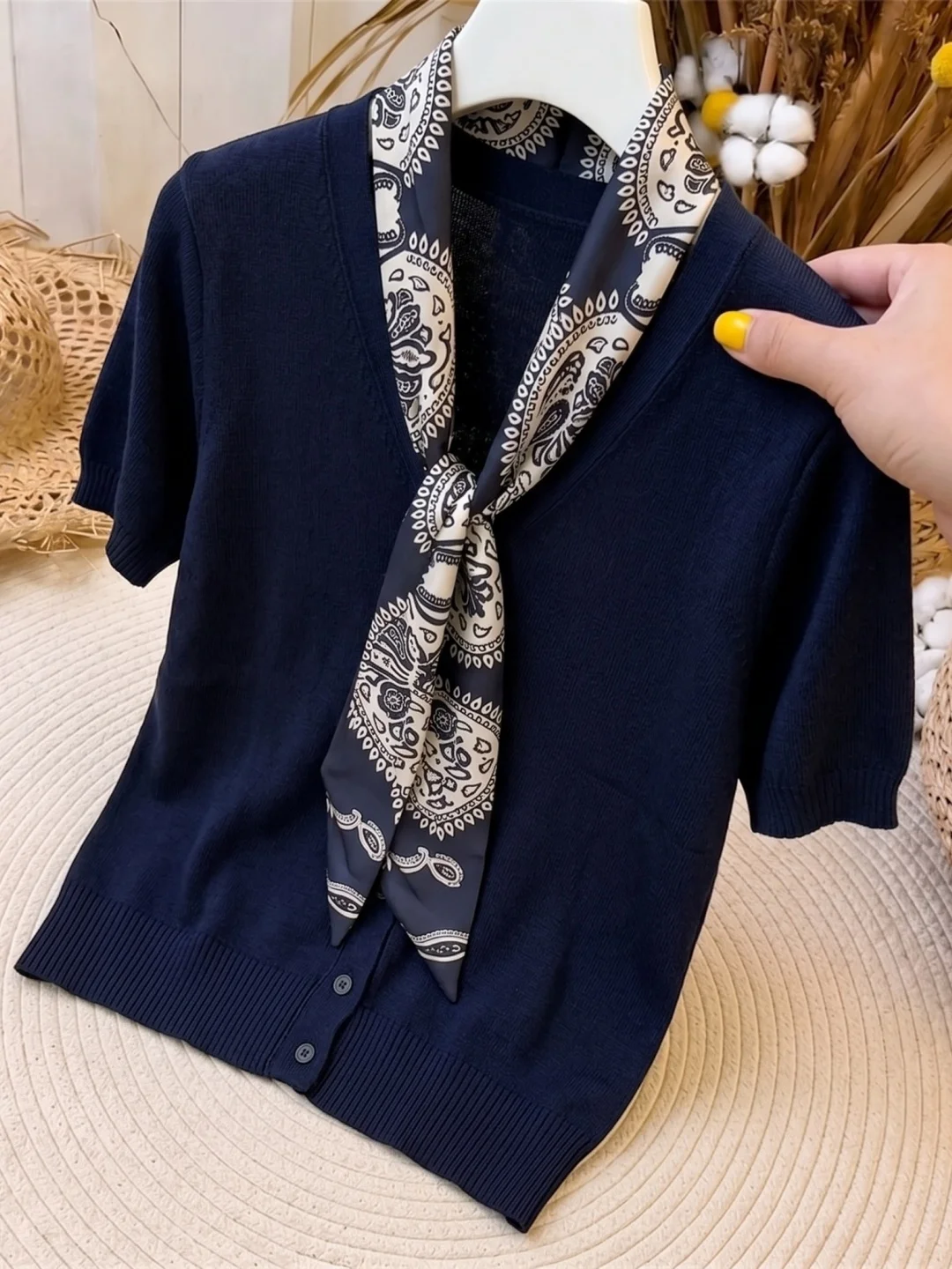 Summer Ice Silk Knitted Top Women's Soft Comfortable Short Sleeve Single Button Design Korean Style Straight Cut Fashionable ...
Summer Ice Silk Knitted Top Women's Soft Comfortable Short Sleeve Single Button Design Korean Style Straight Cut Fashionable ...