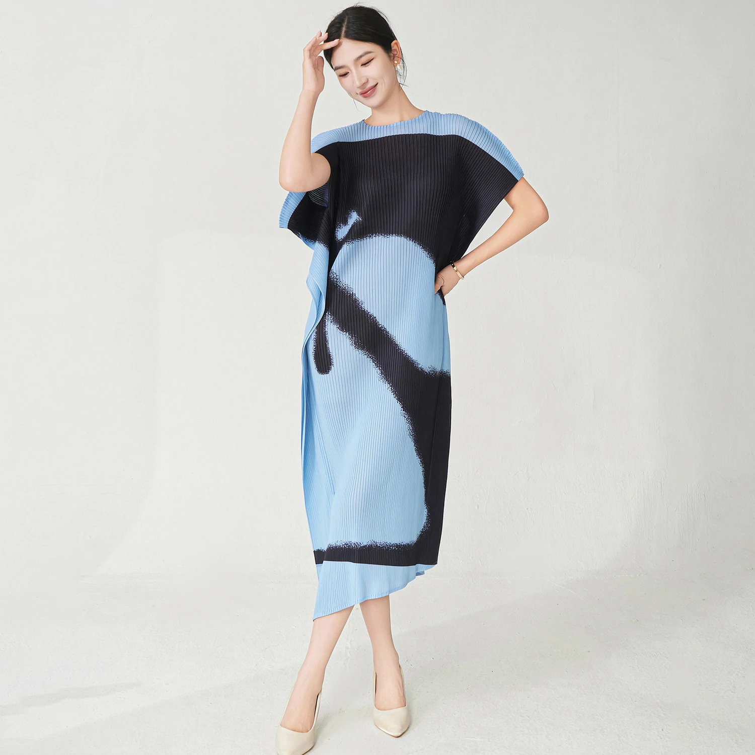 Factory Direct Wholesale Fashion Women's Dress Plus Size Stretch Short Sleeve Dress Miyake Pleated Dress
Factory Direct Wholesale Fashion Women's Dress Plus Size Stretch Short Sleeve Dress Miyake Pleated Dress