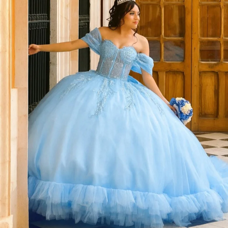 Небесно-голубое платье Quinceanera с открытыми плечами, кружевное многослойное блестящее платье с длинным хвостом и бантом, платья de 15, Quinceanera Настроить
Небесно-голубое платье Quinceanera с открытыми плечами, кружевное многослойное блестящее платье с длинным хвостом и бантом, платья de 15, Quinceanera Настроить