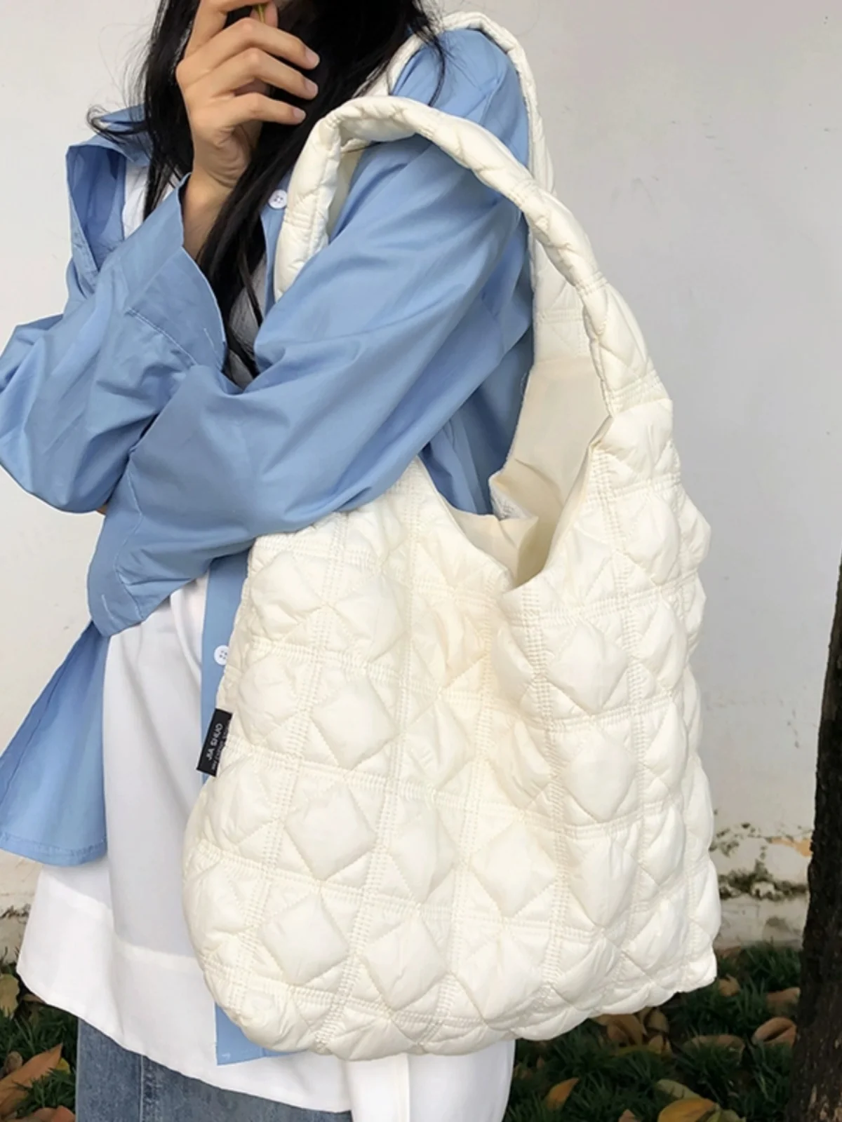 Casual Soft Large Capacity Bag 2023 New Women's Bag Autumn/Winter Shoulder Bag Popular Tote Bag Bucket Bag
Casual Soft Large Capacity Bag 2023 New Women's Bag Autumn/Winter Shoulder Bag Popular Tote Bag Bucket Bag