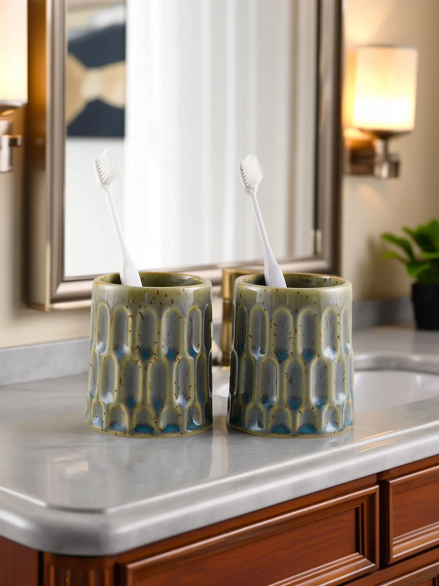 KULE HOME Креативные стаканы для зубных щеток для пар, простые стаканы для ванной комнаты, роскошные стаканы для ухода за полостью рта, европейский стиль
KULE HOME Креативные стаканы для зубных щеток для пар, простые стаканы для ванной комнаты, роскошные стаканы для ухода за полостью рта, европейский стиль