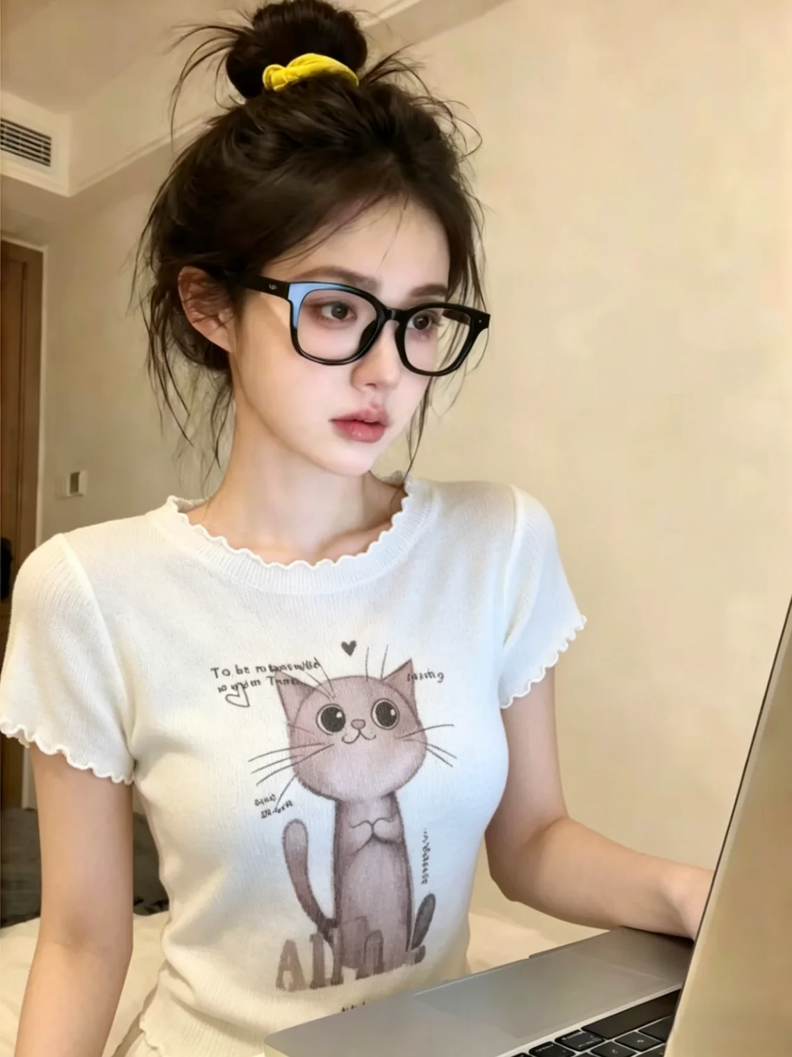 Summer New Style Women's Knitted Short Sleeve Top Floral Print Ear Look Design Commute Korean Version Straight Cut Silk Blend
Summer New Style Women's Knitted Short Sleeve Top Floral Print Ear Look Design Commute Korean Version Straight Cut Silk Blend