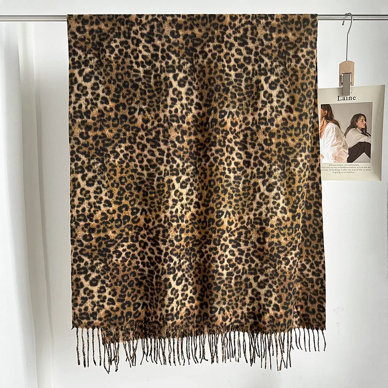 2025 Leopard Print Faux Cashmere Scarf - Winter Vintage Warm Fringe Shawl, American Style Hijab & Hair Wrap Accessory for Women 
2025 Leopard Print Faux Cashmere Scarf - Winter Vintage Warm Fringe Shawl, American Style Hijab & Hair Wrap Accessory for Women