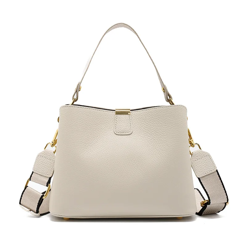 Genuine Leather Women's Crossbody Bag 2025 Summer Female Shoulder Bag Luxury Design Handbag phone makeup Bag Commuter
Genuine Leather Women's Crossbody Bag 2025 Summer Female Shoulder Bag Luxury Design Handbag phone makeup Bag Commuter
