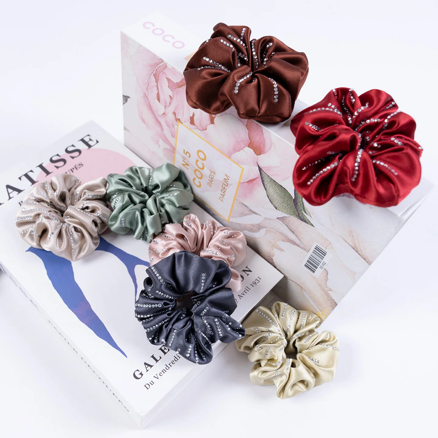 100% Mulberry Silk Scrunchie 30 Momme with Rhinestones 4cm Elastic Hair Band Ponytail Holder for Women
100% Mulberry Silk Scrunchie 30 Momme with Rhinestones 4cm Elastic Hair Band Ponytail Holder for Women