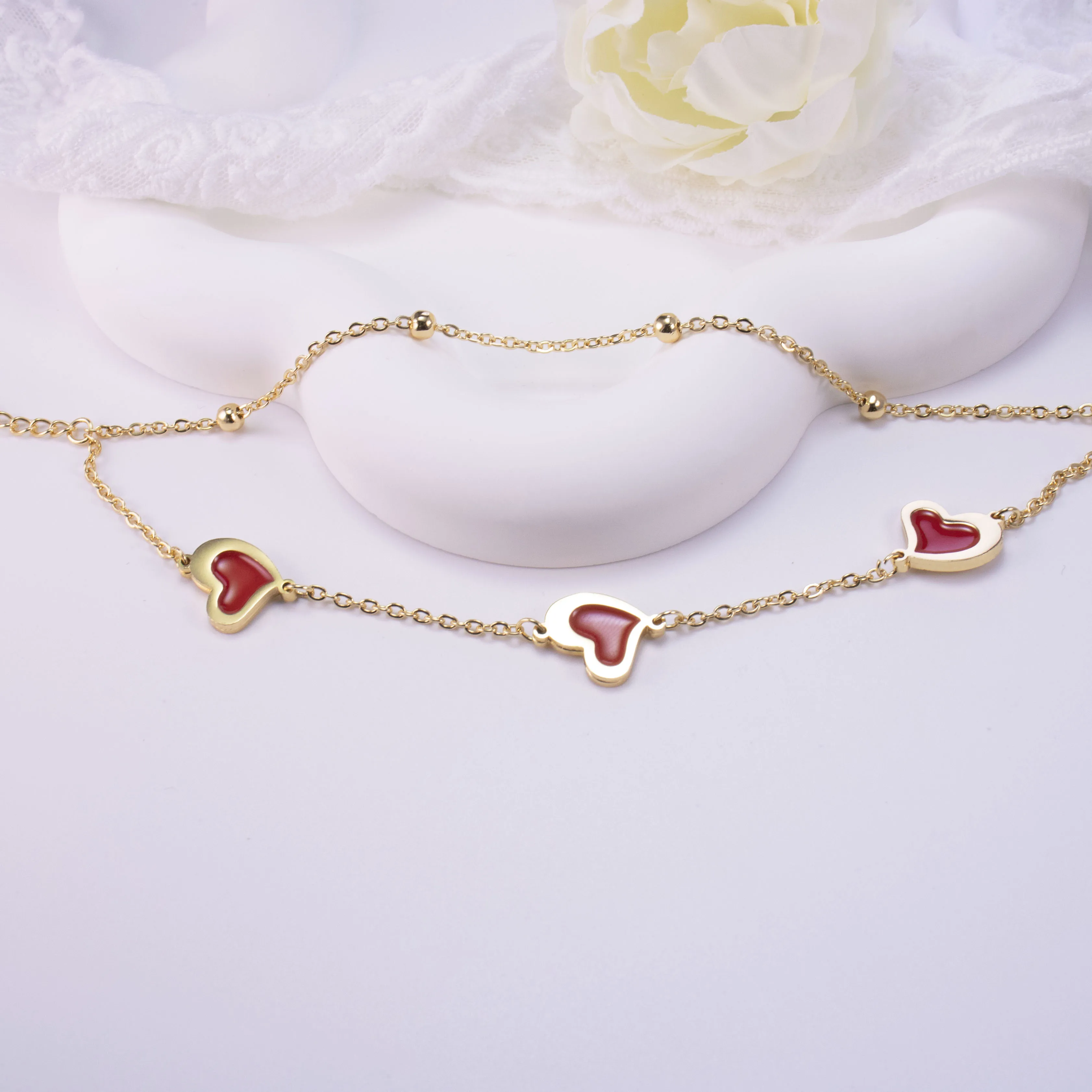 Love style bracelet ladies wear exquisite fashion jewelry new simple and popular to send holiday gifts
Love style bracelet ladies wear exquisite fashion jewelry new simple and popular to send holiday gifts