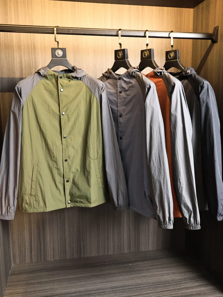 Lightweight Waterproof Outdoor Jacket Men's Spring Summer Casual High Density Nylon Hooded Breathable Fashion Urban Style
Lightweight Waterproof Outdoor Jacket Men's Spring Summer Casual High Density Nylon Hooded Breathable Fashion Urban Style