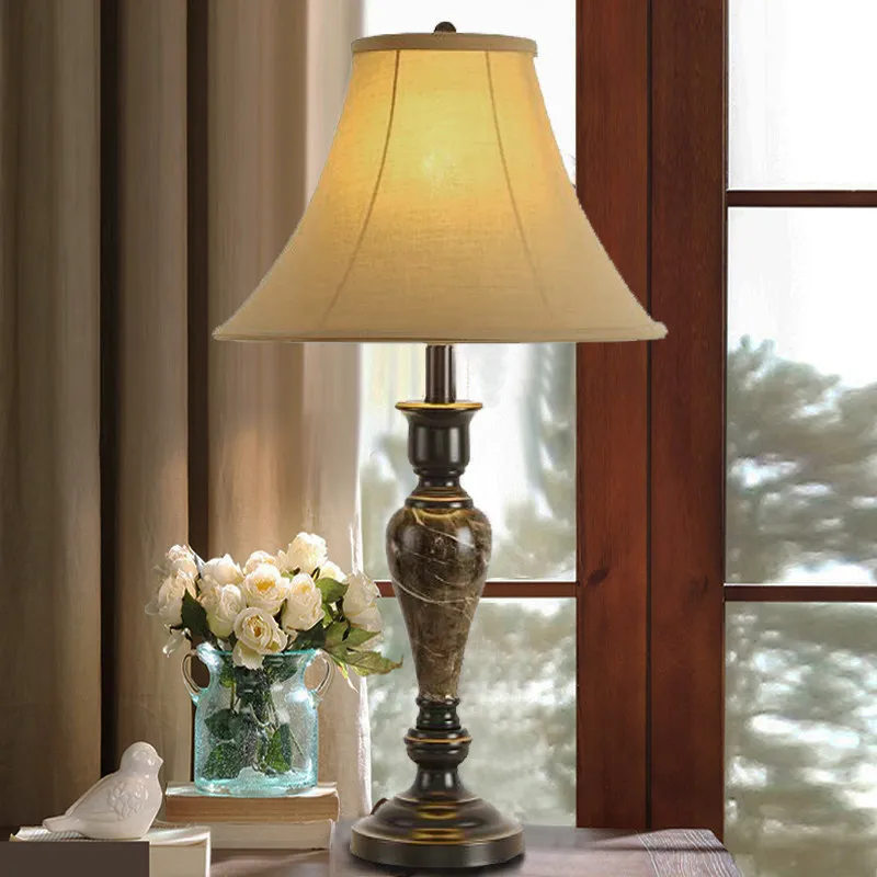 American Retro Table Lamp Living Room Bedroom Bedside Hotel Study Decoration Desk Light Creative New Chinese Style Floor Lights
American Retro Table Lamp Living Room Bedroom Bedside Hotel Study Decoration Desk Light Creative New Chinese Style Floor Lights