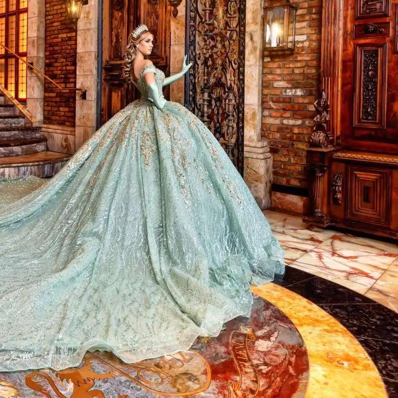 Блестящее изумрудно-зеленое платье Quinceanera с открытыми плечами по индивидуальному заказу, кружевное тюлевое платье с блестками, платья de 15, Quinceanera
Блестящее изумрудно-зеленое платье Quinceanera с открытыми плечами по индивидуальному заказу, кружевное тюлевое платье с блестками, платья de 15, Quinceanera 