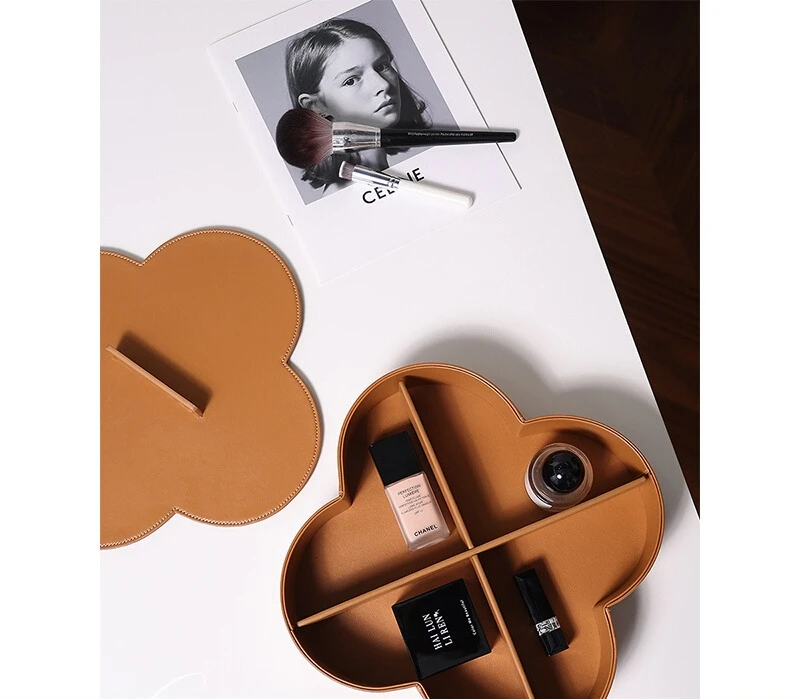 Leather partition storage box, cloakroom jewelry watch storage vanity case tray ornament
Leather partition storage box, cloakroom jewelry watch storage vanity case tray ornament