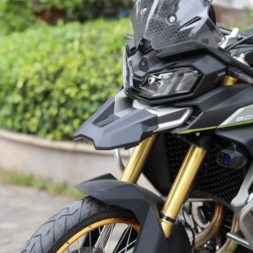 For VOGE DS900X, the accessory parts include motorcycle beak-shaped front hood, front lip, front bumper and air intake cover.
For VOGE DS900X, the accessory parts include motorcycle beak-shaped front hood, front lip, front bumper and air intake cover.