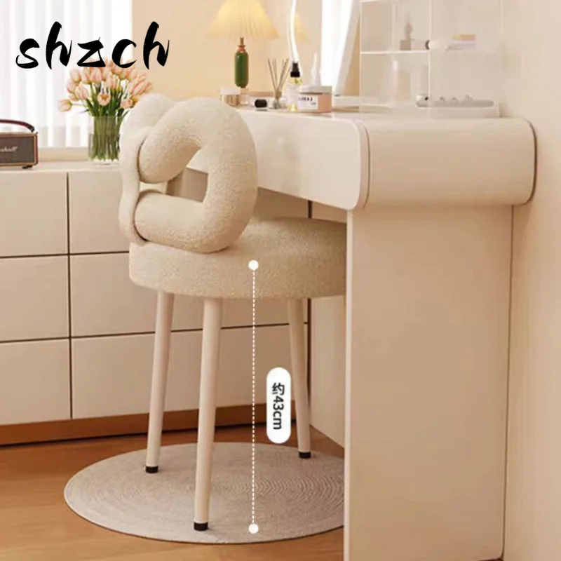 Simple Lambswool Makeup Chair Modern Vanity Bench Bedroom Seat with Bow Tie Creamy Seat Nail Salon Seating
Simple Lambswool Makeup Chair Modern Vanity Bench Bedroom Seat with Bow Tie Creamy Seat Nail Salon Seating