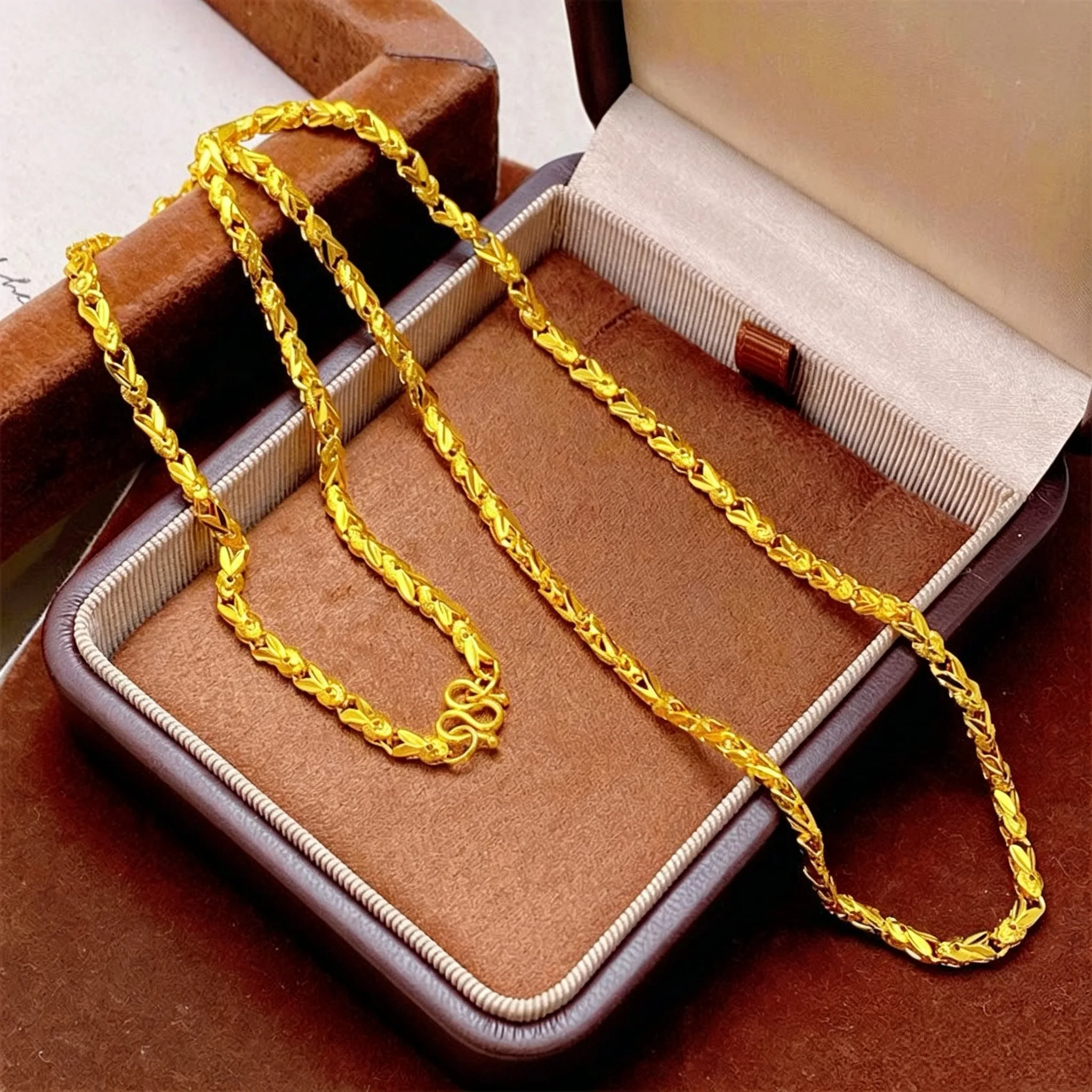 Luxurious 9999 floral princess necklace, light luxury, versatile, and high-end feeling
Luxurious 9999 floral princess necklace, light luxury, versatile, and high-end feeling