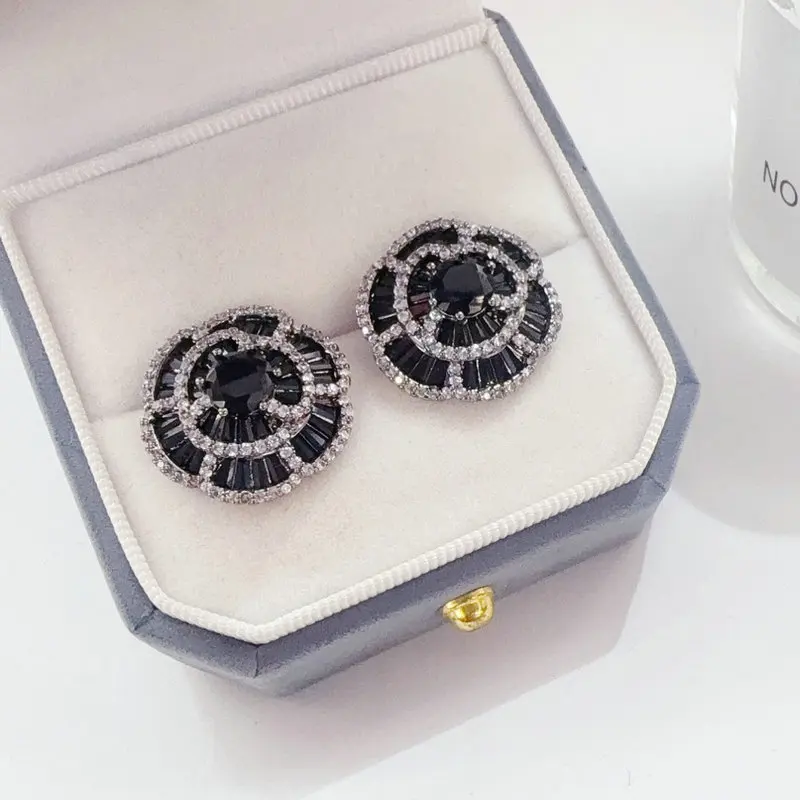 Bilincolor Fashion Black Flower Stud Earring for Women
Bilincolor Fashion Black Flower Stud Earring for Women