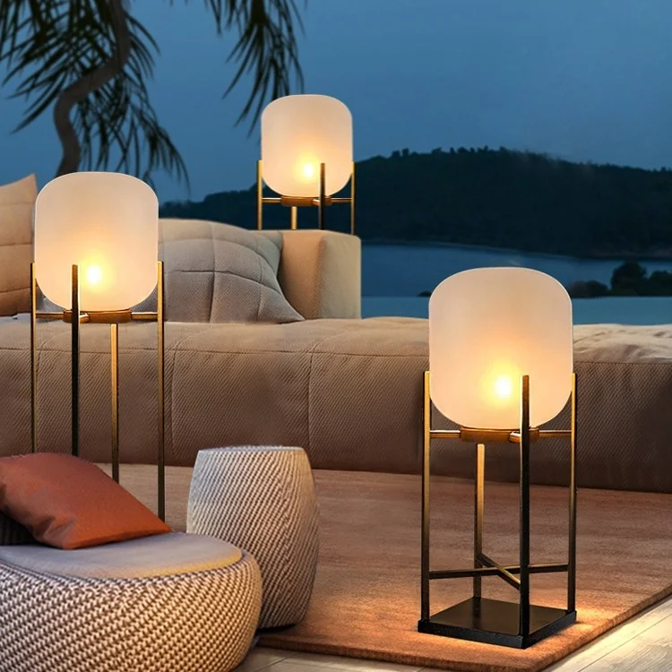 Outdoor floor lamp Solar garden villa waterproof lawn garden decorative desk lamp
Outdoor floor lamp Solar garden villa waterproof lawn garden decorative desk lamp